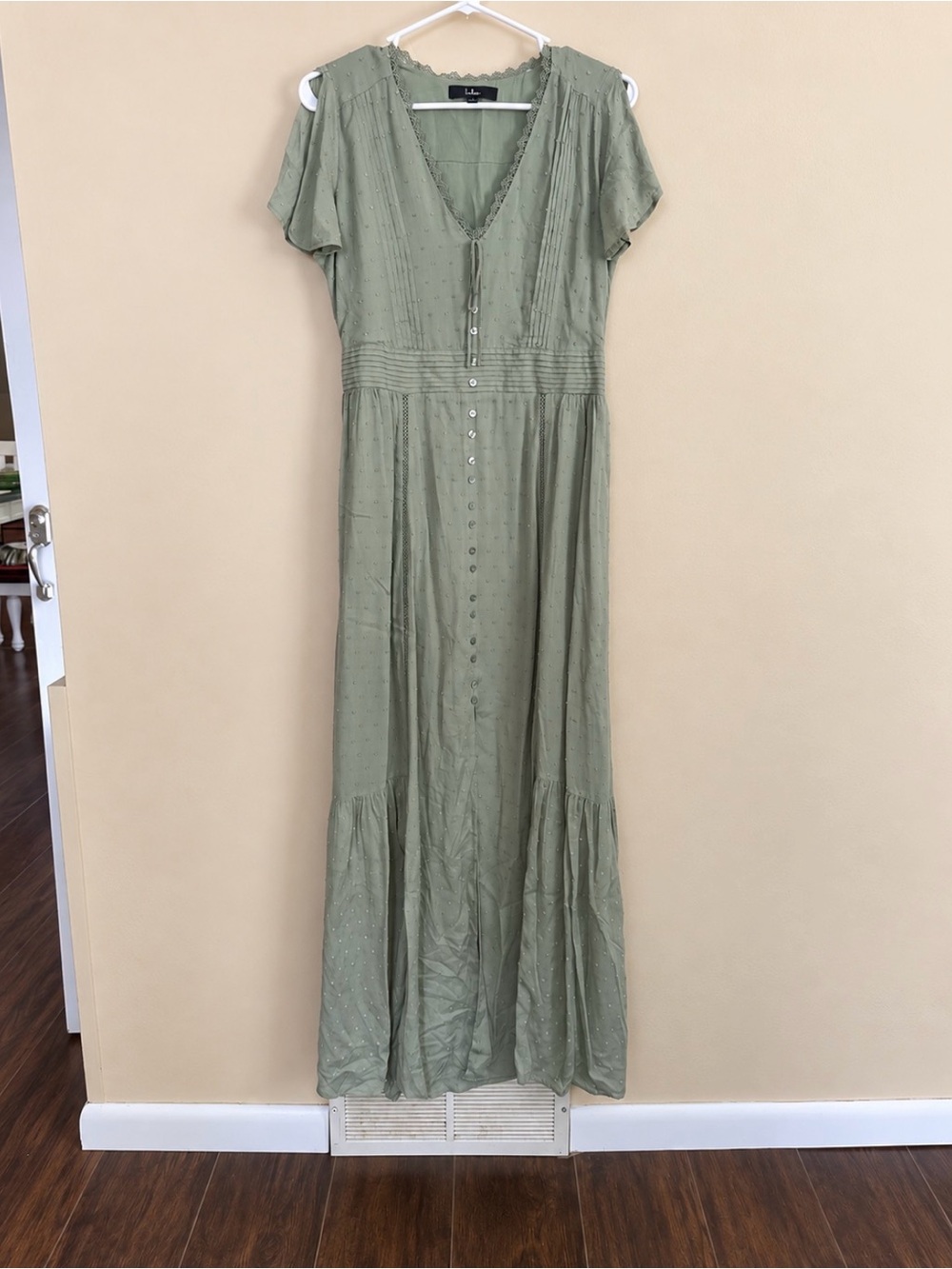 Lulu’s V-Neck Maxi Dress in Sage Green